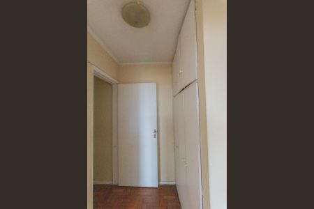 Apartamento à venda com 70m², 3 quartos e 1 vaga Apartamento à venda com 70m², 3 quartos e 1 vagaCorredor Armário