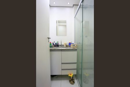Apartamento à venda com 64m², 3 quartos e 1 vaga Apartamento à venda com 64m², 3 quartos e 1 vagaBanheiro da Suíte