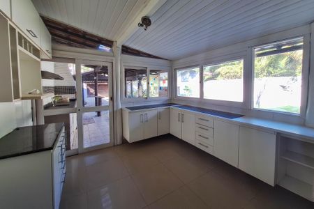 Casa à venda com 140m², 3 quartos e 5 vagas Casa à venda com 140m², 3 quartos e 5 vagasCozinha