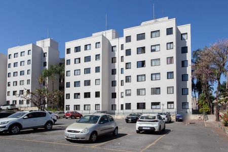 Apartamento à venda com 63m², 2 quartos e 1 vaga Apartamento à venda com 63m², 2 quartos e 1 vagaFachada do bloco