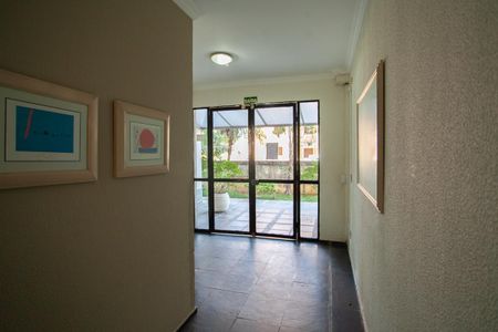 Apartamento à venda com 63m², 2 quartos e 1 vaga Apartamento à venda com 63m², 2 quartos e 1 vagaHall de entrada