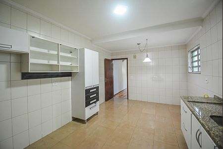 Casa à venda com 229m², 3 quartos e 3 vagasCozinha