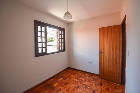Casa à venda com 229m², 3 quartos e 3 vagasQuarto 2