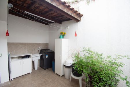 Casa à venda com 183m², 3 quartos e 4 vagasLavanderia