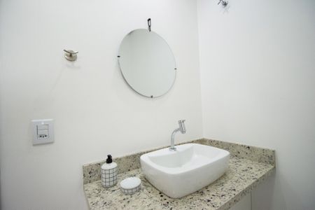 Casa à venda com 183m², 3 quartos e 4 vagasbanheiro corredor