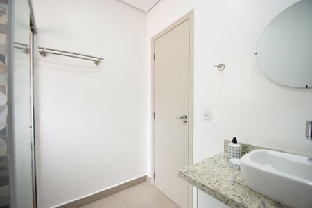 Casa à venda com 183m², 3 quartos e 4 vagasbanheiro corredor