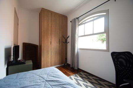 Casa à venda com 183m², 3 quartos e 4 vagasquarto 2