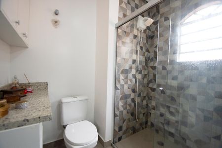 Casa à venda com 183m², 3 quartos e 4 vagasbanheiro quarto 1