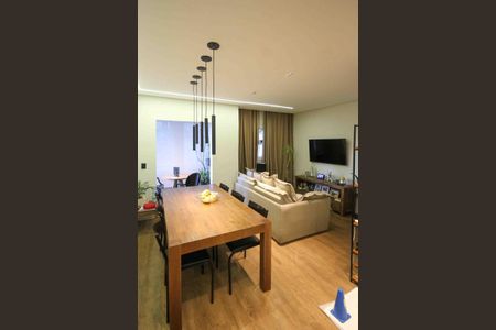 Apartamento à venda com 52m², 2 quartos e 1 vaga Apartamento à venda com 52m², 2 quartos e 1 vagaSala de Jantar