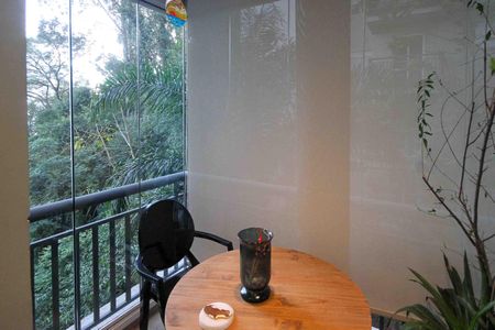 Apartamento à venda com 52m², 2 quartos e 1 vaga Apartamento à venda com 52m², 2 quartos e 1 vagaVaranda