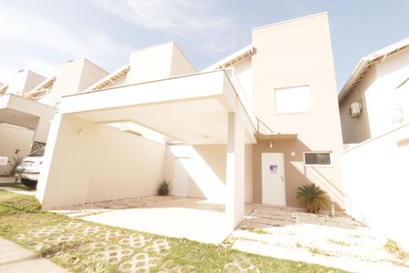 Casa à venda com 140m², 3 quartos e 3 vagasFachada