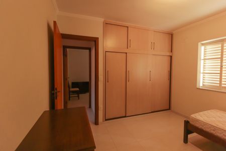 Casa à venda com 277m², 4 quartos e 3 vagas Casa à venda com 277m², 4 quartos e 3 vagasQuarto 1