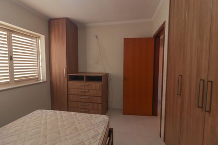 Casa à venda com 277m², 4 quartos e 3 vagas Casa à venda com 277m², 4 quartos e 3 vagasQuarto 3