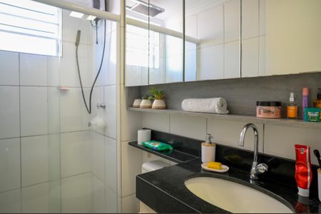 Apartamento à venda com 45m², 2 quartos e 2 vagas Apartamento à venda com 45m², 2 quartos e 2 vagasBanheiro