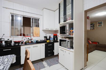 Casa para alugar com 280m², 5 quartos e 2 vagas Casa para alugar com 280m², 5 quartos e 2 vagasCasa 1 - Cozinha