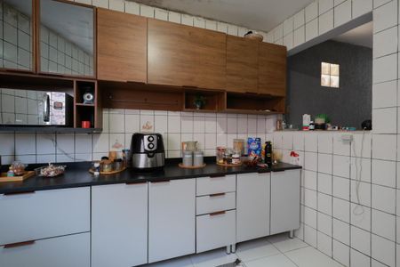 Casa para alugar com 280m², 5 quartos e 2 vagas Casa para alugar com 280m², 5 quartos e 2 vagasCasa 2 - Cozinha