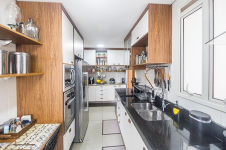 Apartamento à venda com 136m², 3 quartos e 2 vagas Apartamento à venda com 136m², 3 quartos e 2 vagasCozinha