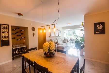 Apartamento à venda com 136m², 3 quartos e 2 vagas Apartamento à venda com 136m², 3 quartos e 2 vagasSala