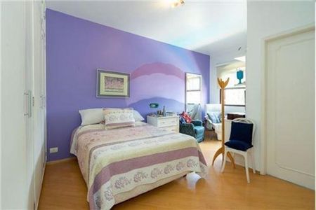 Casa à venda com 270m², 4 quartos e 3 vagas