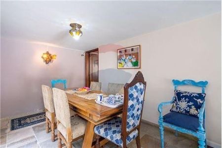 Casa à venda com 270m², 4 quartos e 3 vagas