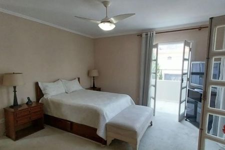 Casa à venda com 302m², 4 quartos e 6 vagas