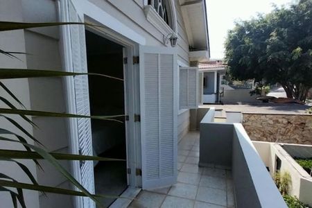 Casa à venda com 302m², 4 quartos e 6 vagas