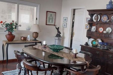 Casa à venda com 302m², 4 quartos e 6 vagas