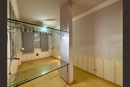 Apartamento à venda com 280m², 3 quartos e 2 vagas Apartamento à venda com 280m², 3 quartos e 2 vagasSuíte