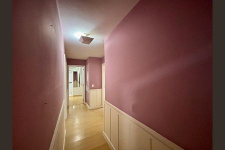 Apartamento à venda com 280m², 3 quartos e 2 vagas Apartamento à venda com 280m², 3 quartos e 2 vagasCorredores