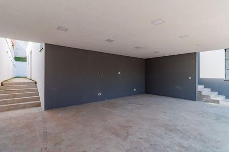 Casa à venda com 364m², 3 quartos e 4 vagas