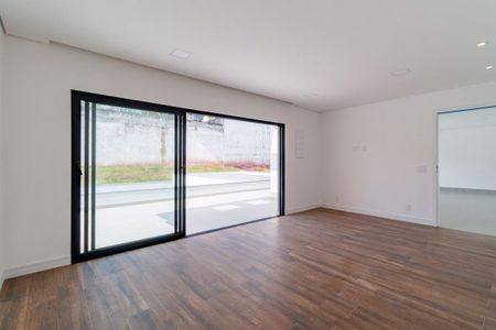 Casa à venda com 364m², 3 quartos e 4 vagas