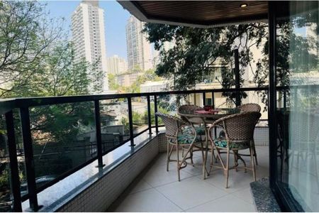 Apartamento à venda com 185m², 5 quartos e 3 vagas