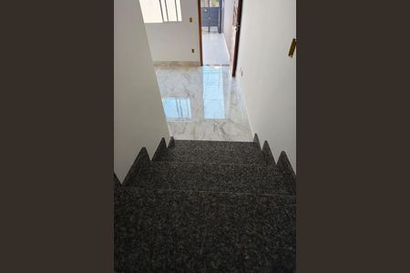 Casa à venda com 67m², 2 quartos e 2 vagas