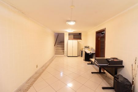 Casa à venda com 400m², 3 quartos e 4 vagas Casa à venda com 400m², 3 quartos e 4 vagasEscritório