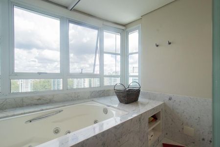 Apartamento à venda com 369m², 4 quartos e 5 vagas