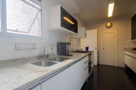 Apartamento à venda com 369m², 4 quartos e 5 vagas