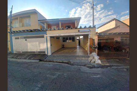 Casa à venda com 156m², 3 quartos e 2 vagas