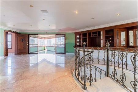 Apartamento à venda com 530m², 3 quartos e 6 vagas