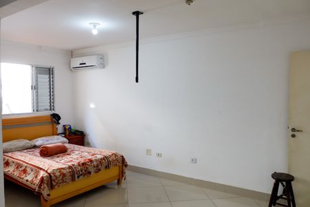 Casa à venda com 250m², 3 quartos e 3 vagas Casa à venda com 250m², 3 quartos e 3 vagasSuíte 1