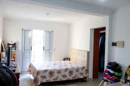 Casa à venda com 250m², 3 quartos e 3 vagas Casa à venda com 250m², 3 quartos e 3 vagasSuíte 2