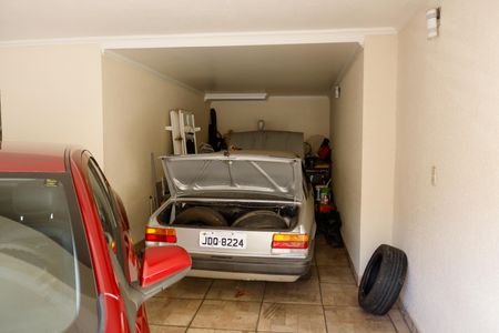 Casa à venda com 250m², 3 quartos e 3 vagas Casa à venda com 250m², 3 quartos e 3 vagasGaragem