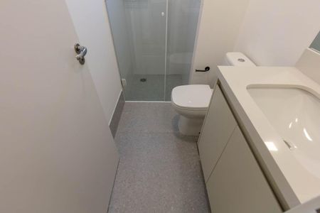 Banheiro de kitnet/studio para alugar com 1 quarto, 30m² em Santa Cecilia, São Paulo