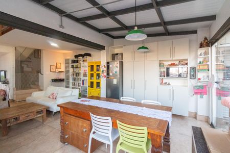 Casa à venda com 310m², 3 quartos e 2 vagas Casa à venda com 310m², 3 quartos e 2 vagasCozinha