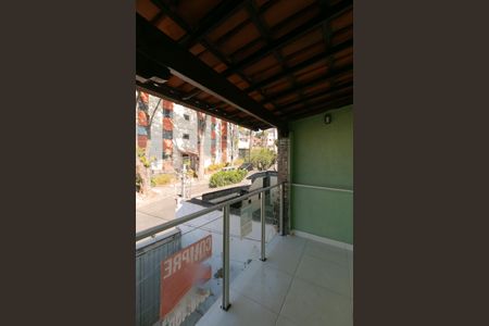 Casa à venda com 85m², 2 quartos e 1 vaga Casa à venda com 85m², 2 quartos e 1 vagaVaranda