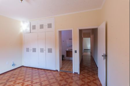 Casa à venda com 180m², 3 quartos e 3 vagasSuíte