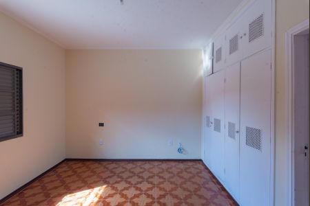 Casa à venda com 180m², 3 quartos e 3 vagasSuíte