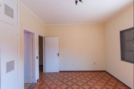 Casa à venda com 180m², 3 quartos e 3 vagasSuíte