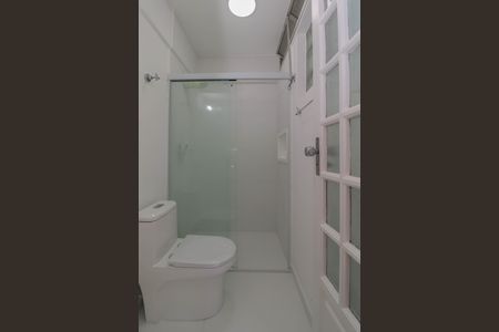 Apartamento à venda com 130m², 3 quartos e 1 vaga Apartamento à venda com 130m², 3 quartos e 1 vagaBanheiro da Suíte 2