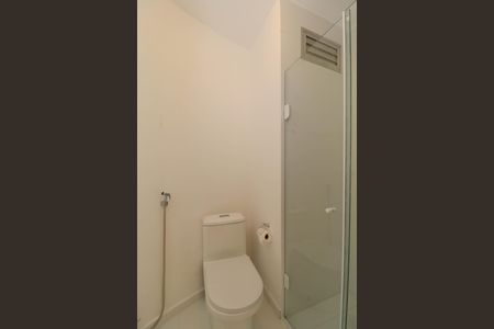 Apartamento à venda com 130m², 3 quartos e 1 vaga Apartamento à venda com 130m², 3 quartos e 1 vagaBanheiro da Suíte 1