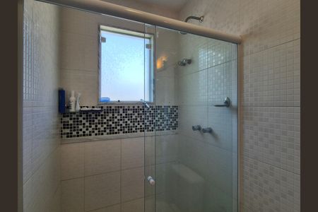 Casa de condomínio à venda com 180m², 3 quartos e 2 vagasBanheiro social